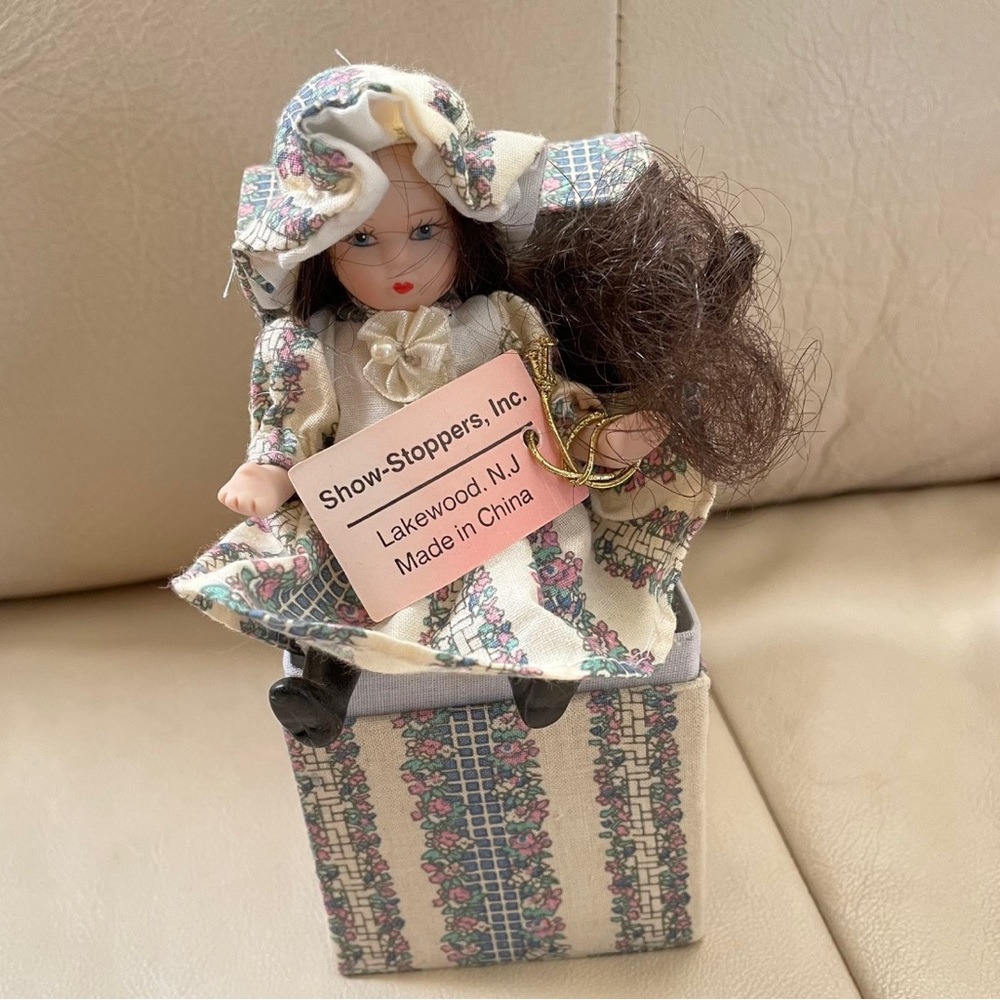 Little Missy Porcelain Doll and Trunk
Has tag still on!